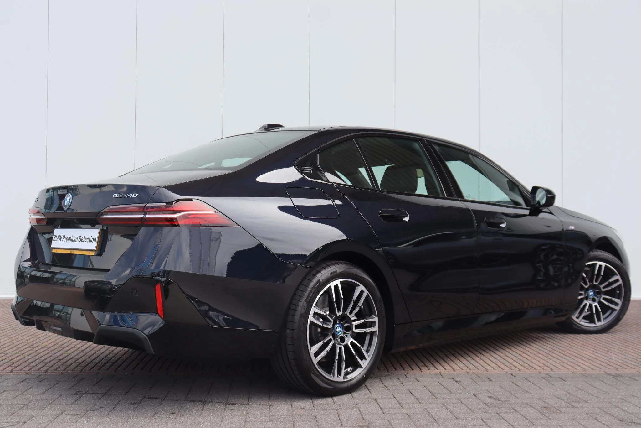 Hoofdafbeelding BMW i5