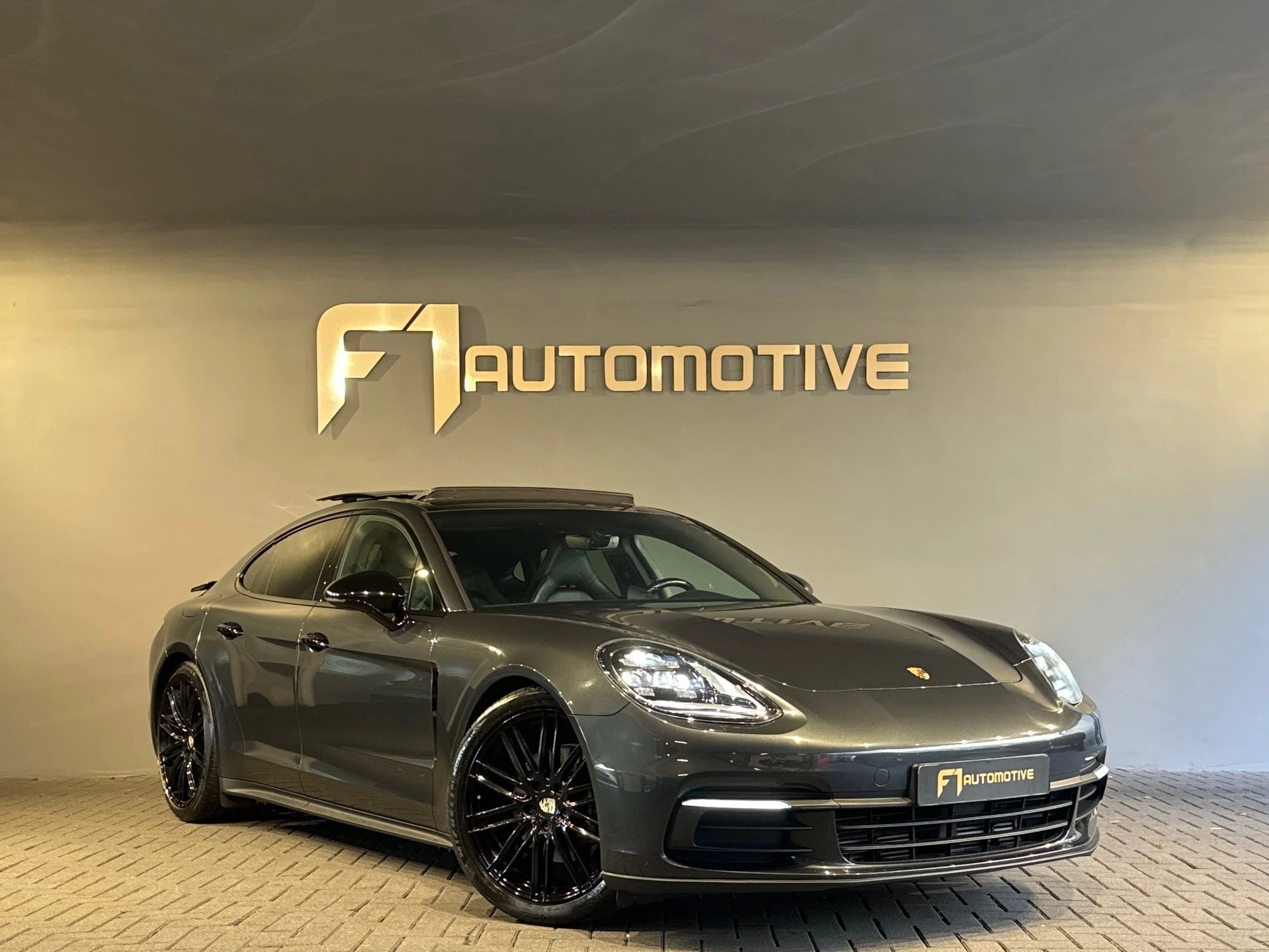 Hoofdafbeelding Porsche Panamera