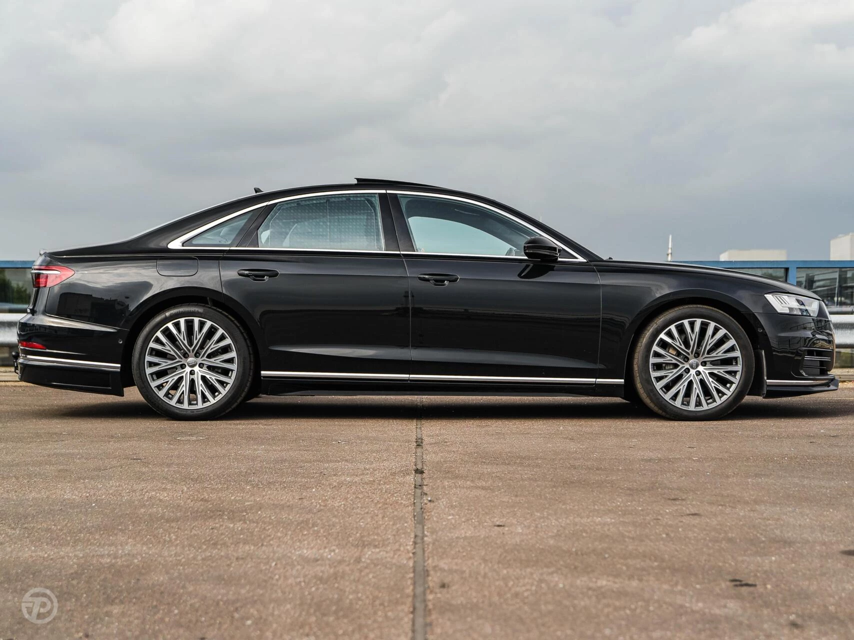 Hoofdafbeelding Audi A8