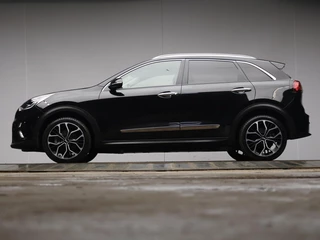 Kia E-Niro ExecutiveLine 64 kWh Sport (APPLE CARPLAY,CAMERA,STOEL/STUURVERWARMING,STOELVERKOELING,LED,PDC,SPORTSTOELEN,LM VELGEN)