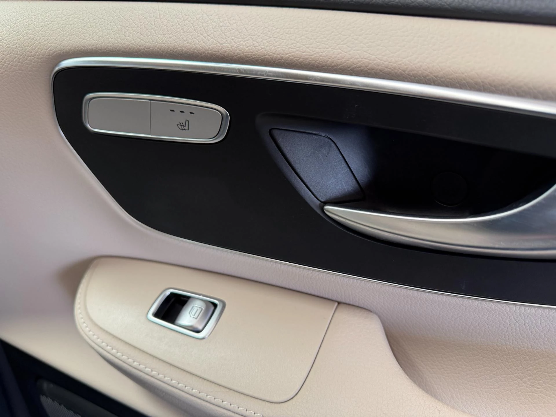 Hoofdafbeelding Mercedes-Benz EQV