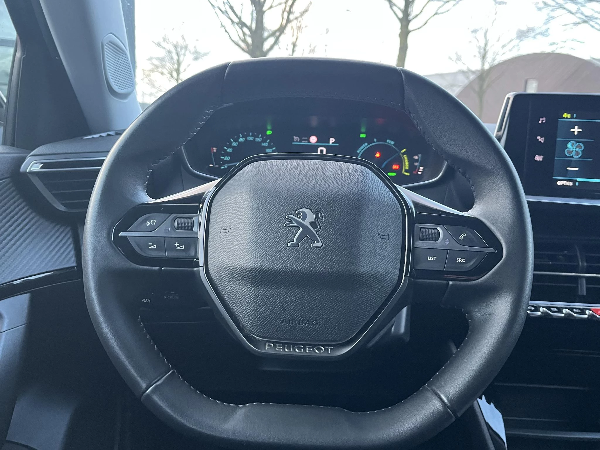 Hoofdafbeelding Peugeot e-2008