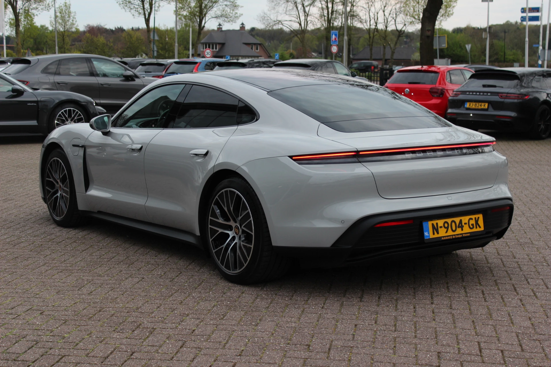 Hoofdafbeelding Porsche Taycan