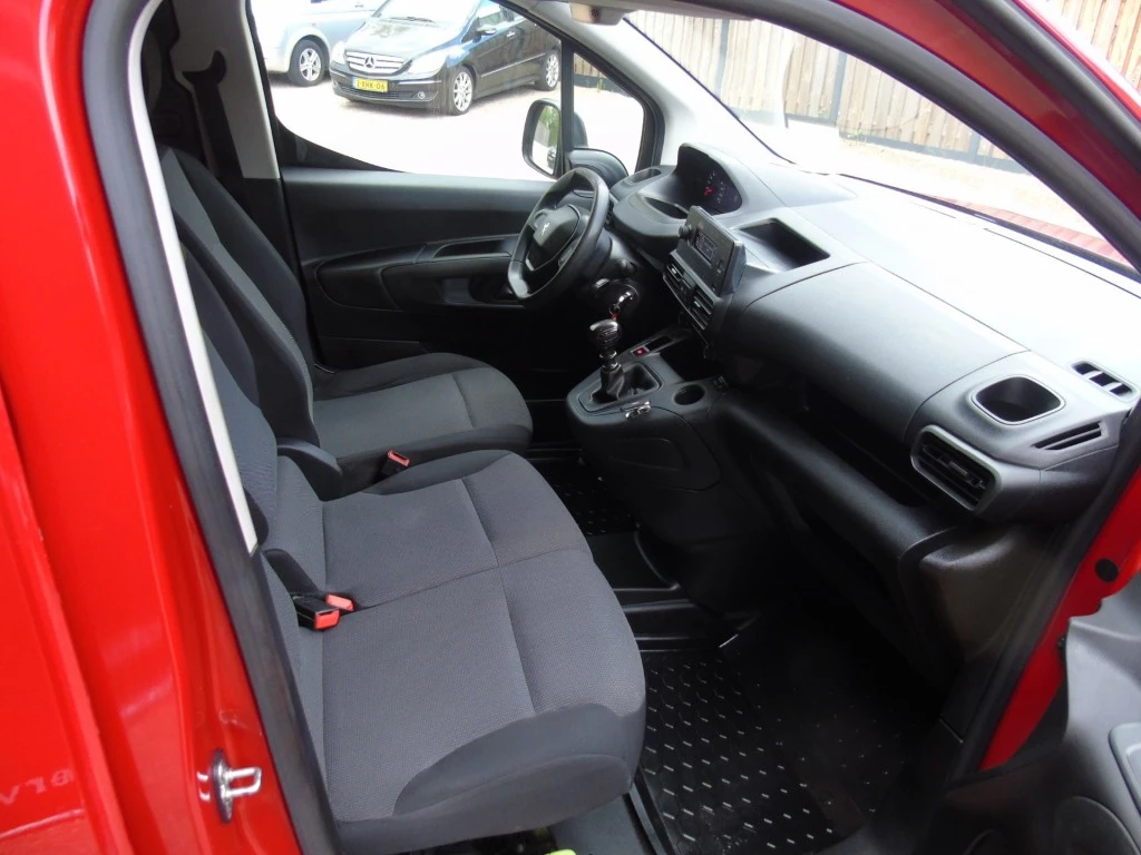 Hoofdafbeelding Peugeot Partner