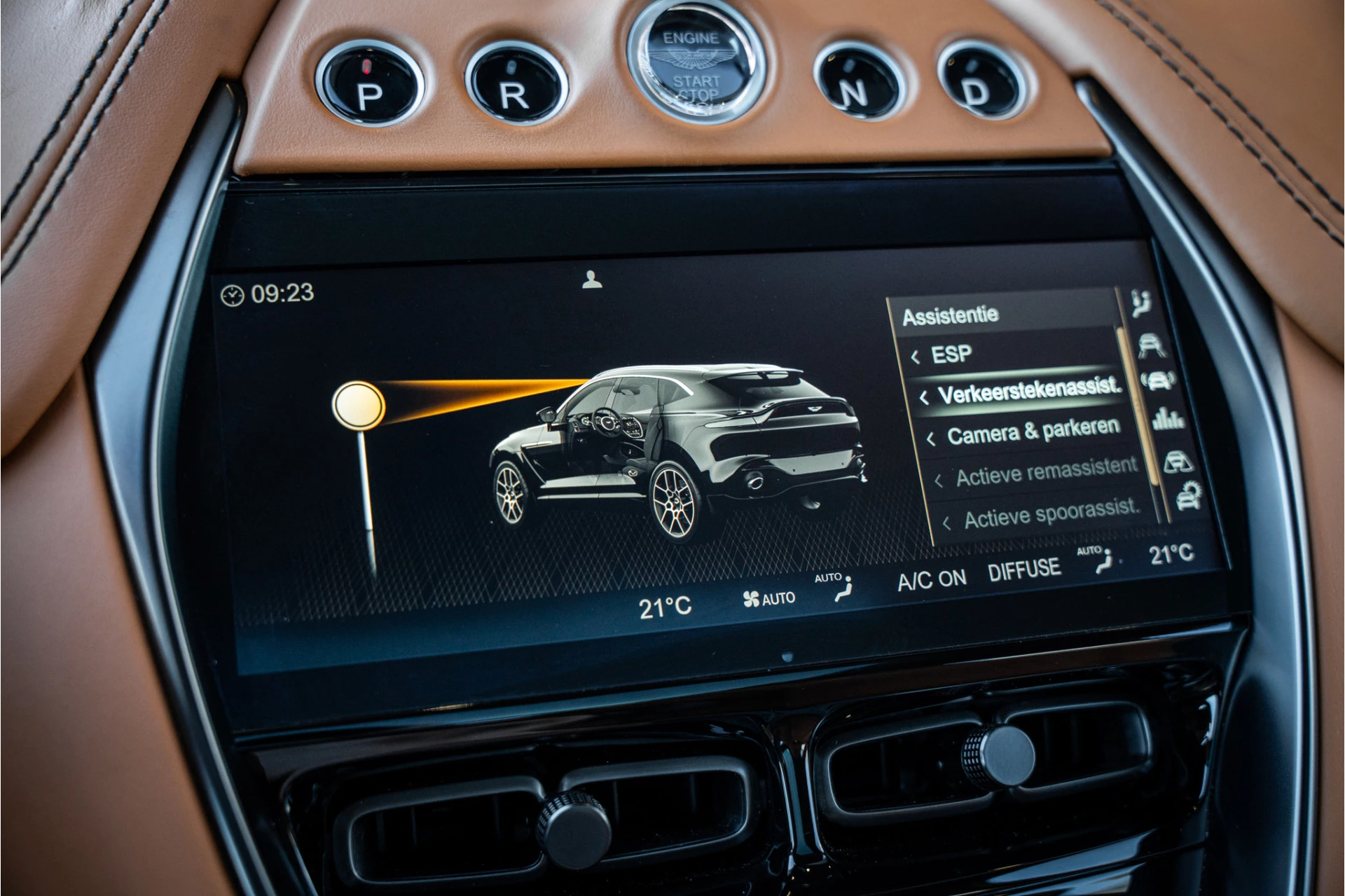 Hoofdafbeelding Aston Martin DBX