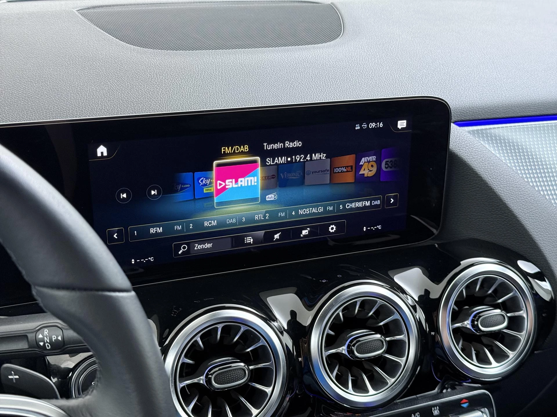 Hoofdafbeelding Mercedes-Benz EQA