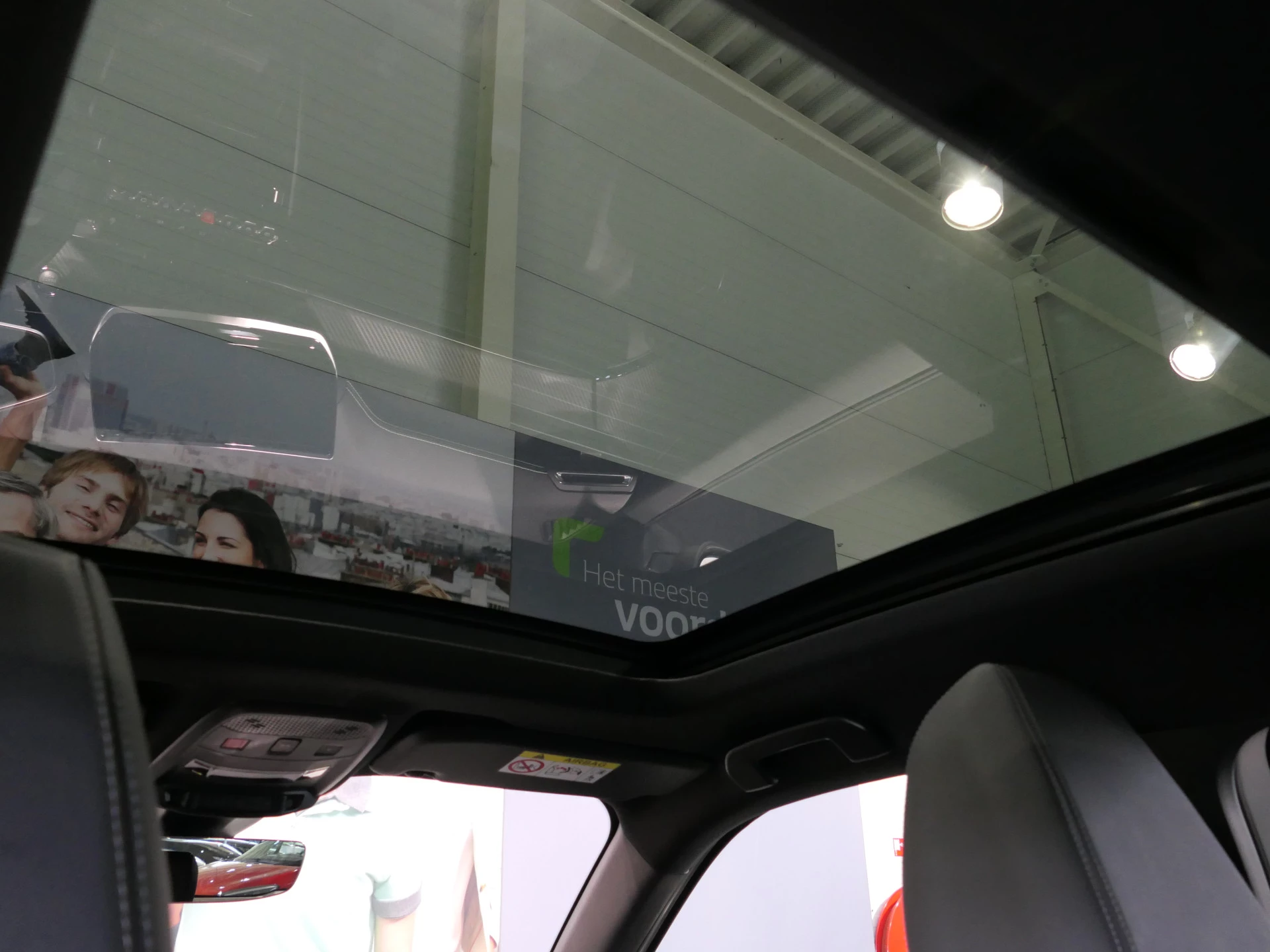 Hoofdafbeelding Peugeot e-2008
