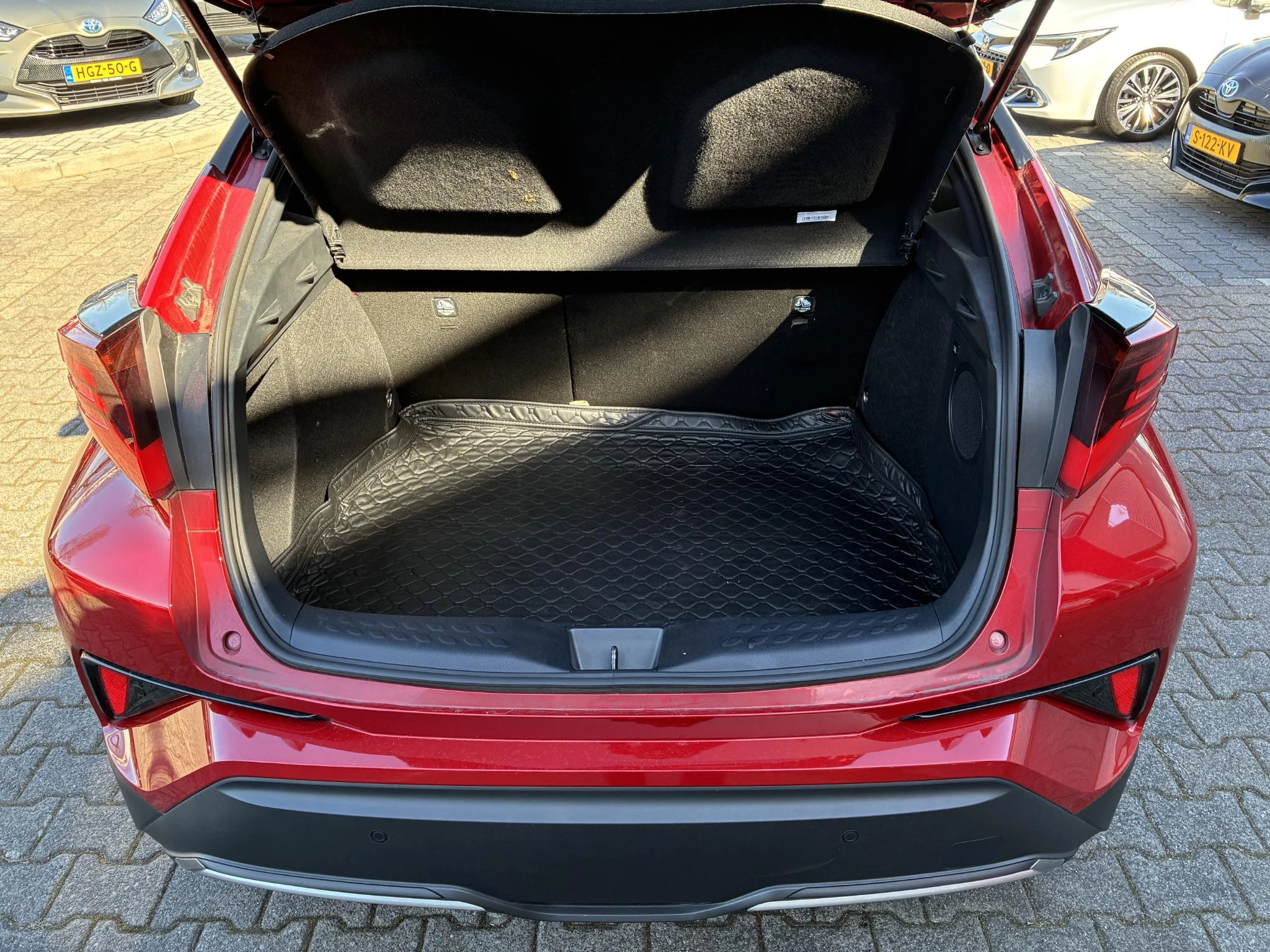 Hoofdafbeelding Toyota C-HR