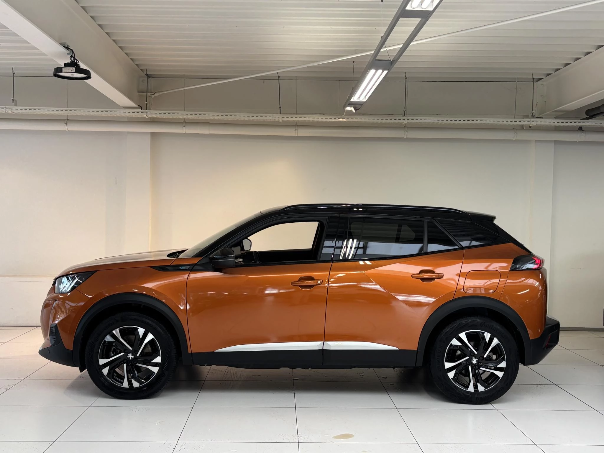 Hoofdafbeelding Peugeot e-2008