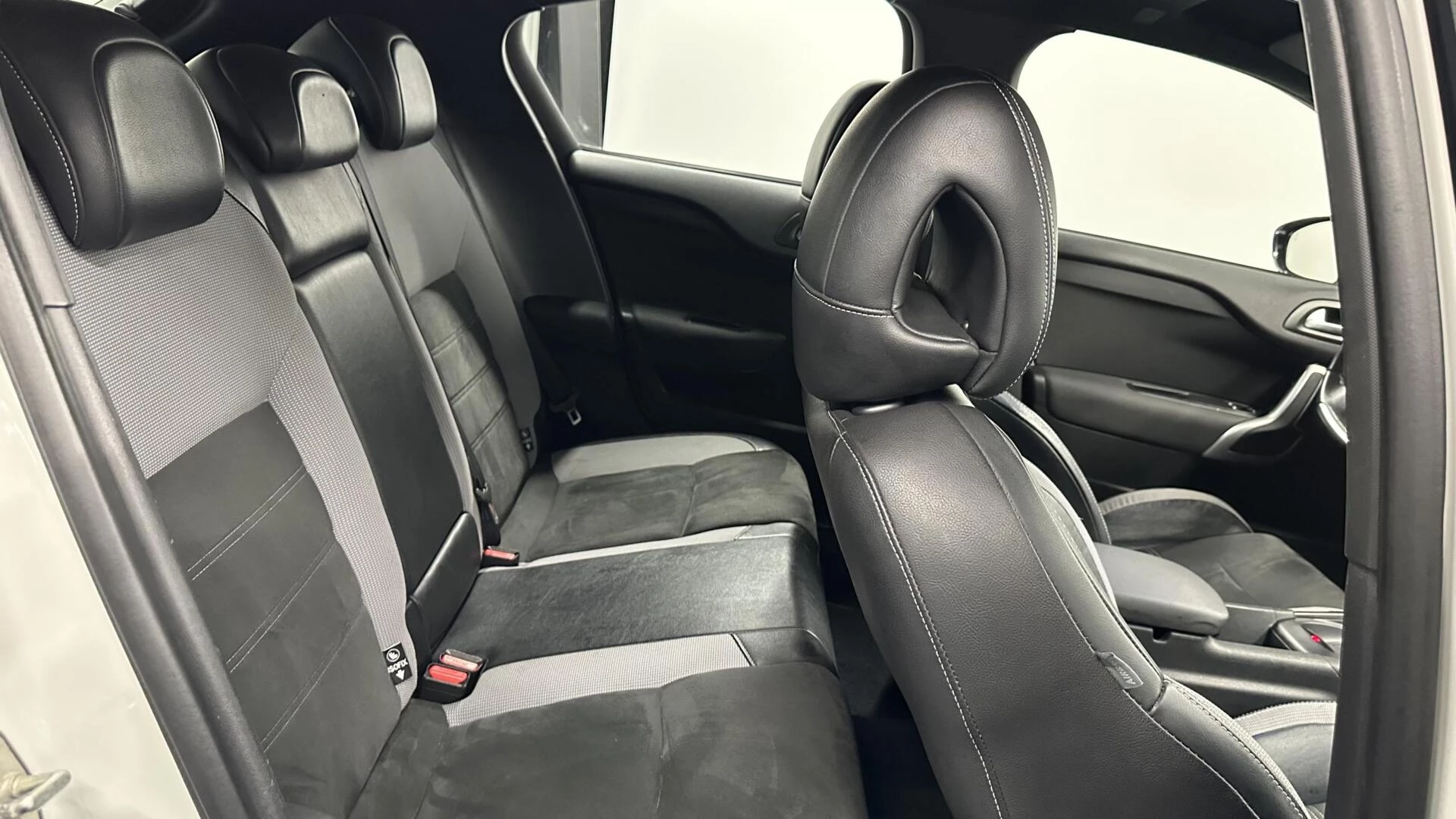 Hoofdafbeelding DS DS 4