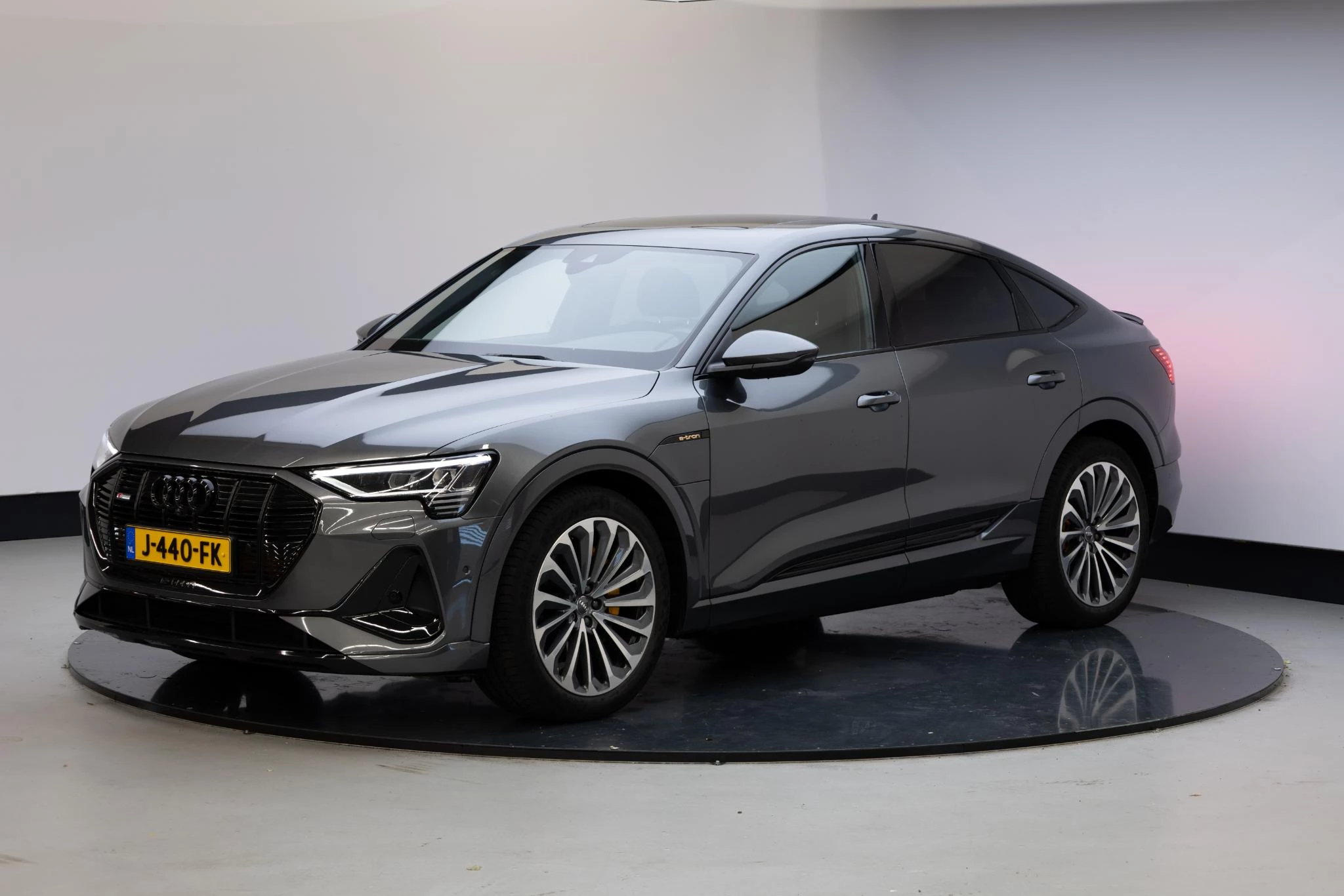 Hoofdafbeelding Audi e-tron