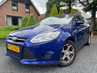 Hoofdafbeelding Ford Focus Ford Focus 1.0 ECOBOOST EDITION KOPPAKKING LEK!!!! AUTO RIJDT WEL!!!!