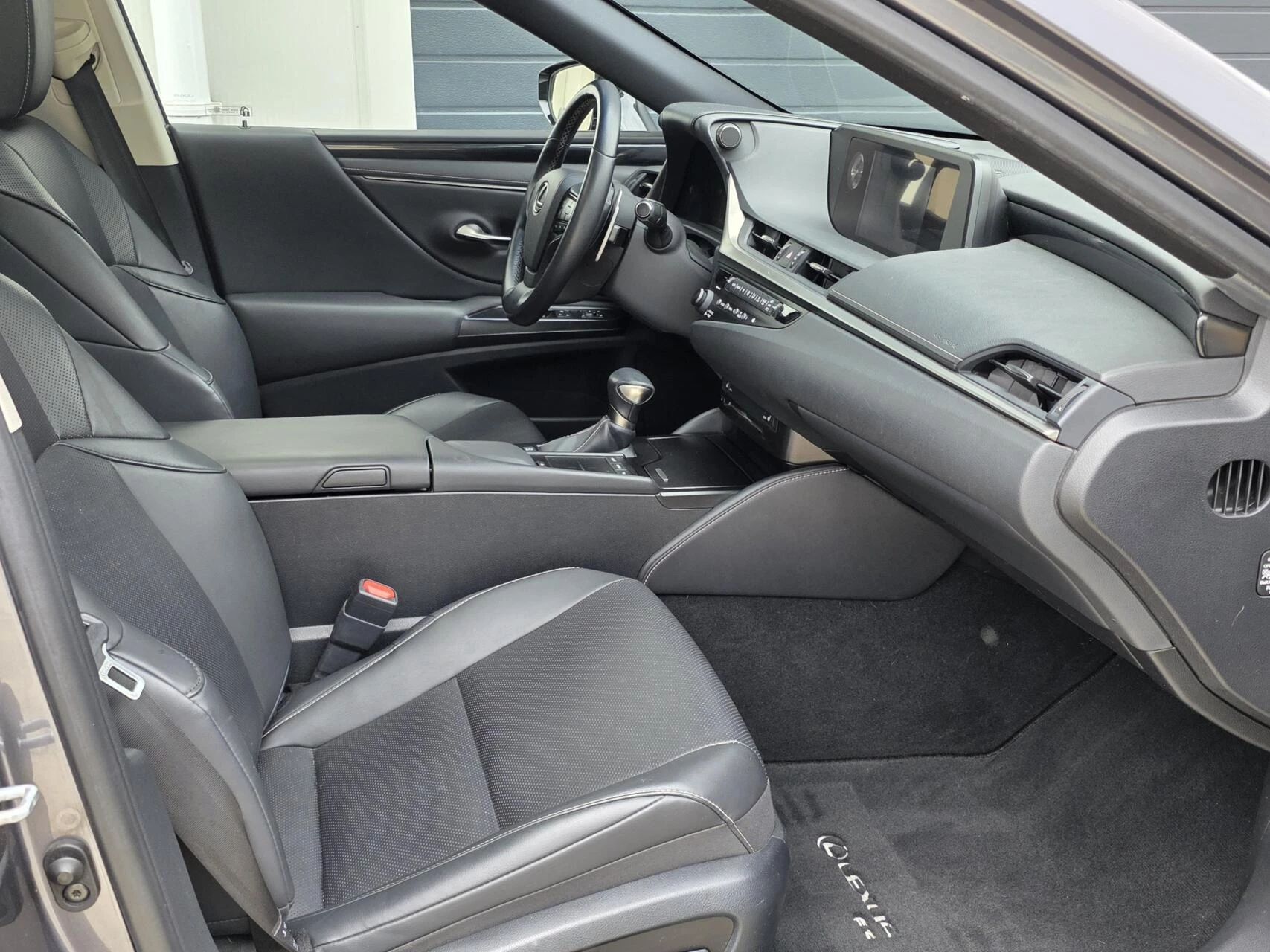 Hoofdafbeelding Lexus ES