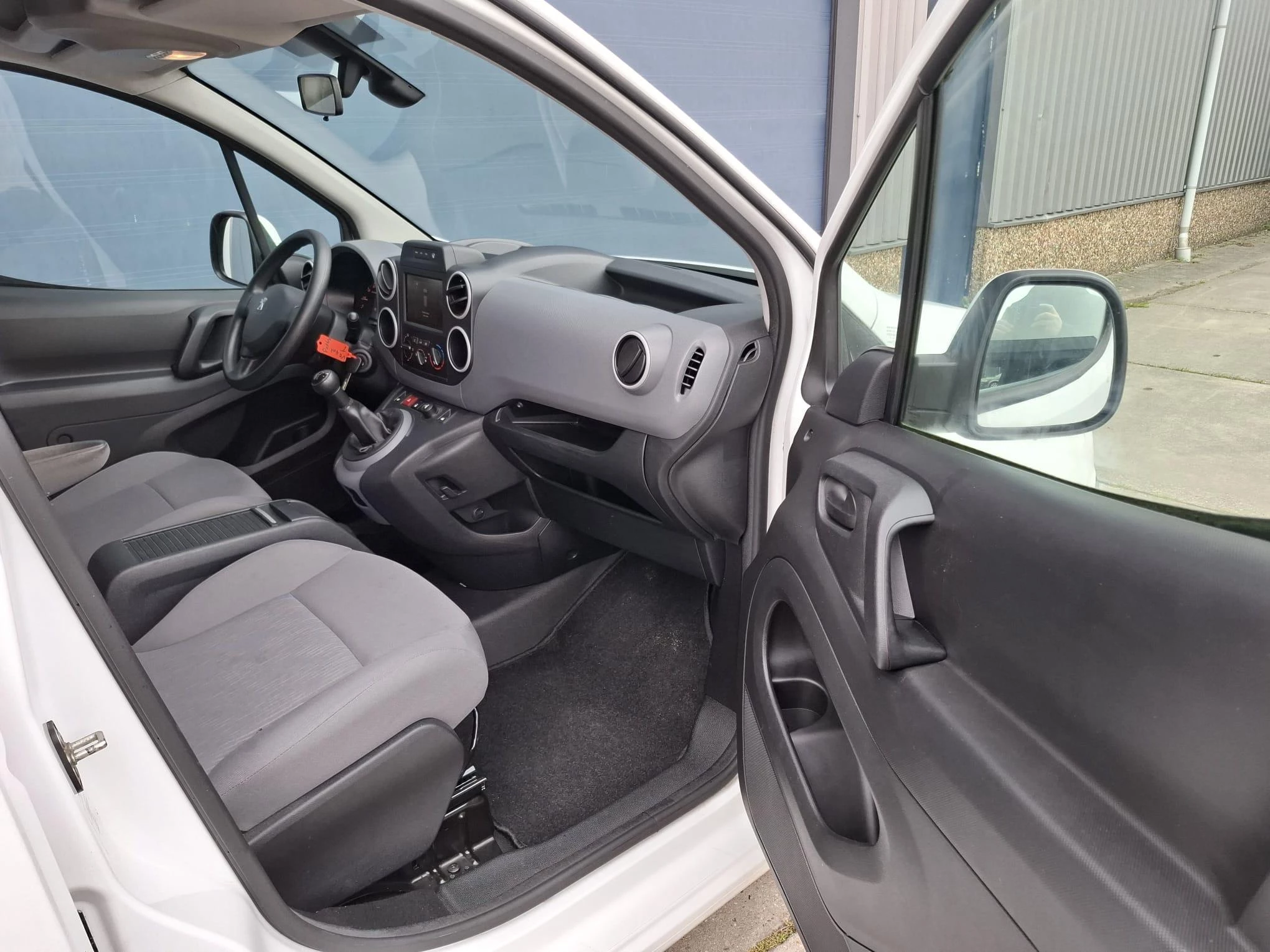Hoofdafbeelding Peugeot Partner