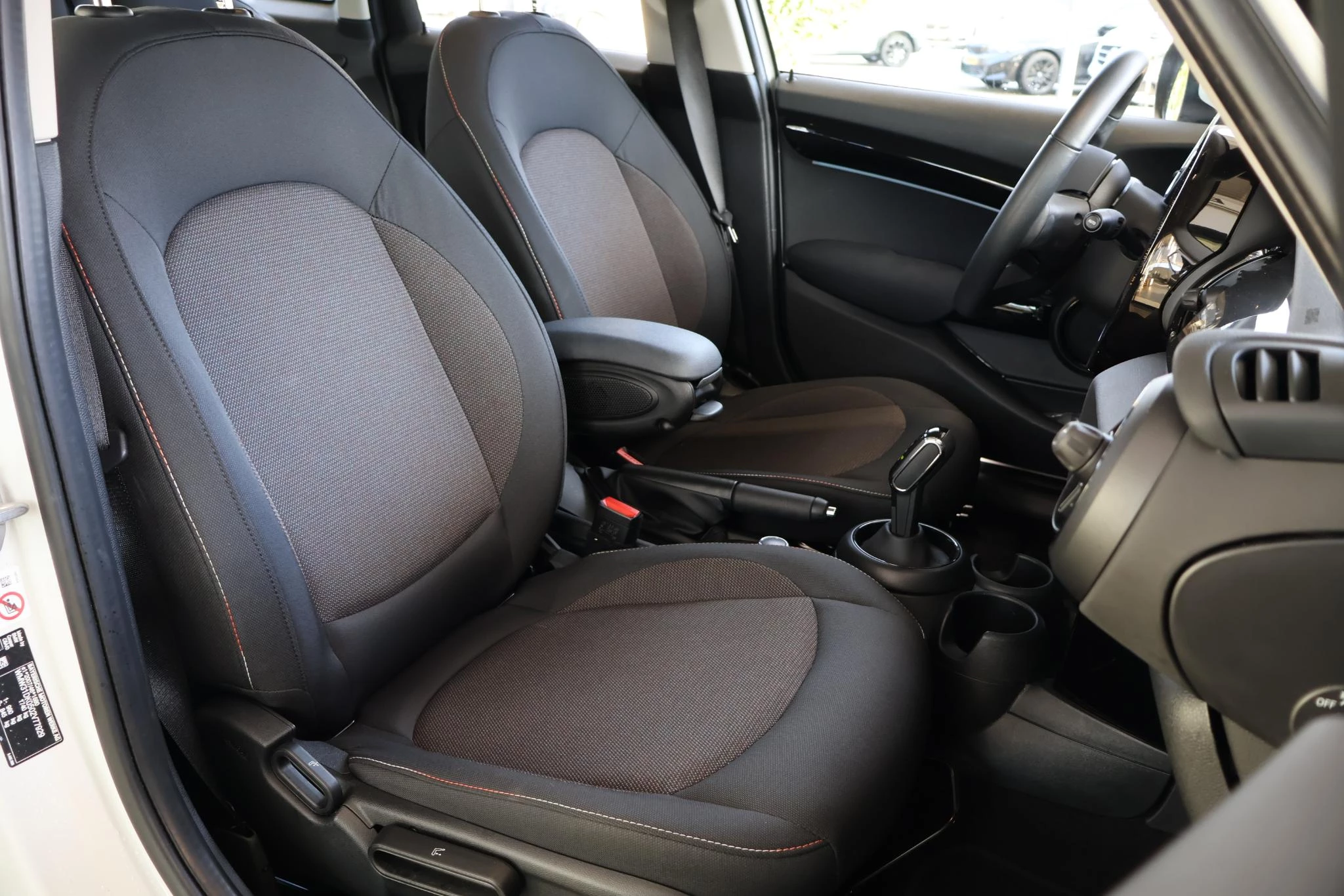 Hoofdafbeelding MINI 5-deurs