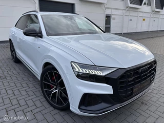 Audi Q8 55 TFSI e S Competition Headup B&O trhaak 22" sfeerv