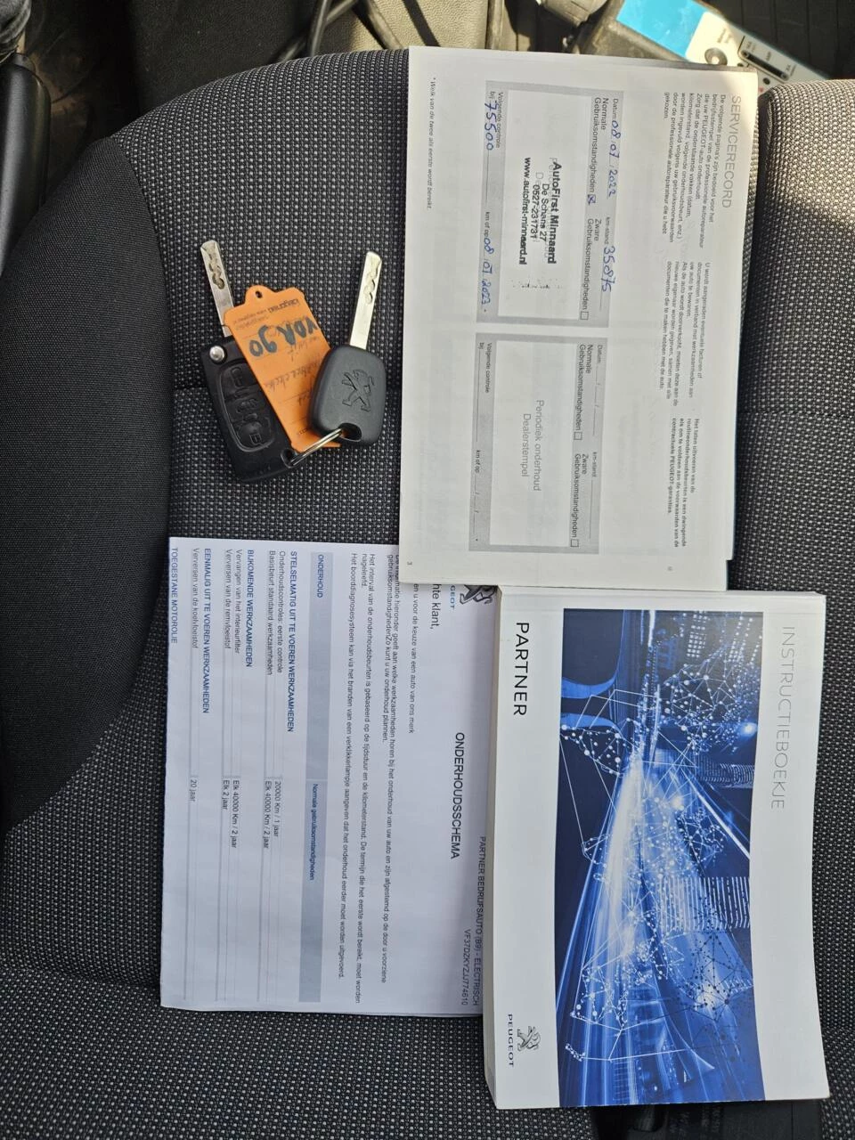 Hoofdafbeelding Peugeot Partner