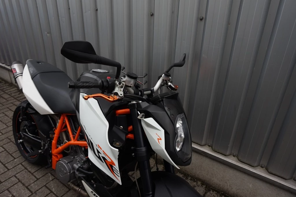 Hoofdafbeelding KTM 990