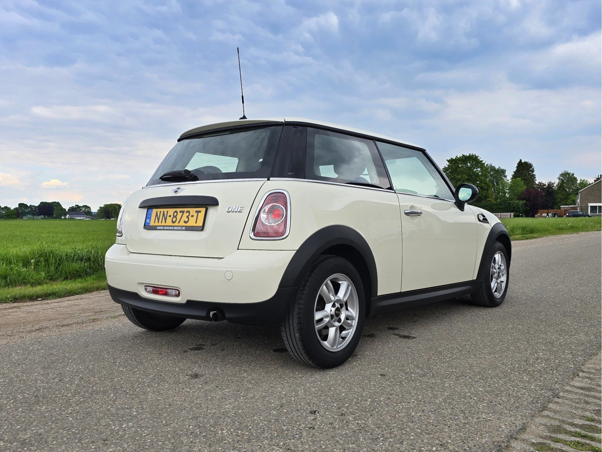 Hoofdafbeelding MINI One