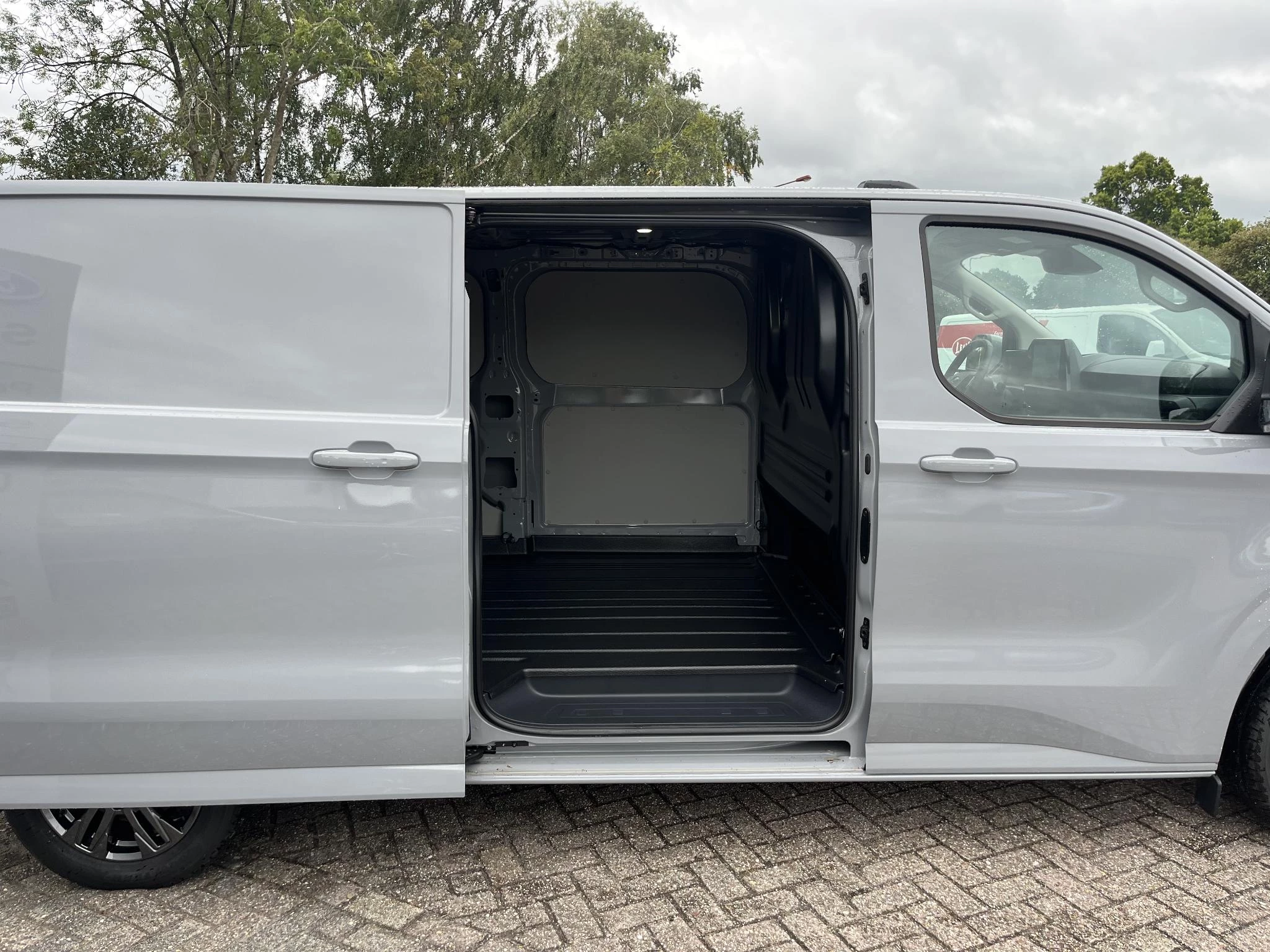 Hoofdafbeelding Ford E-Transit Custom