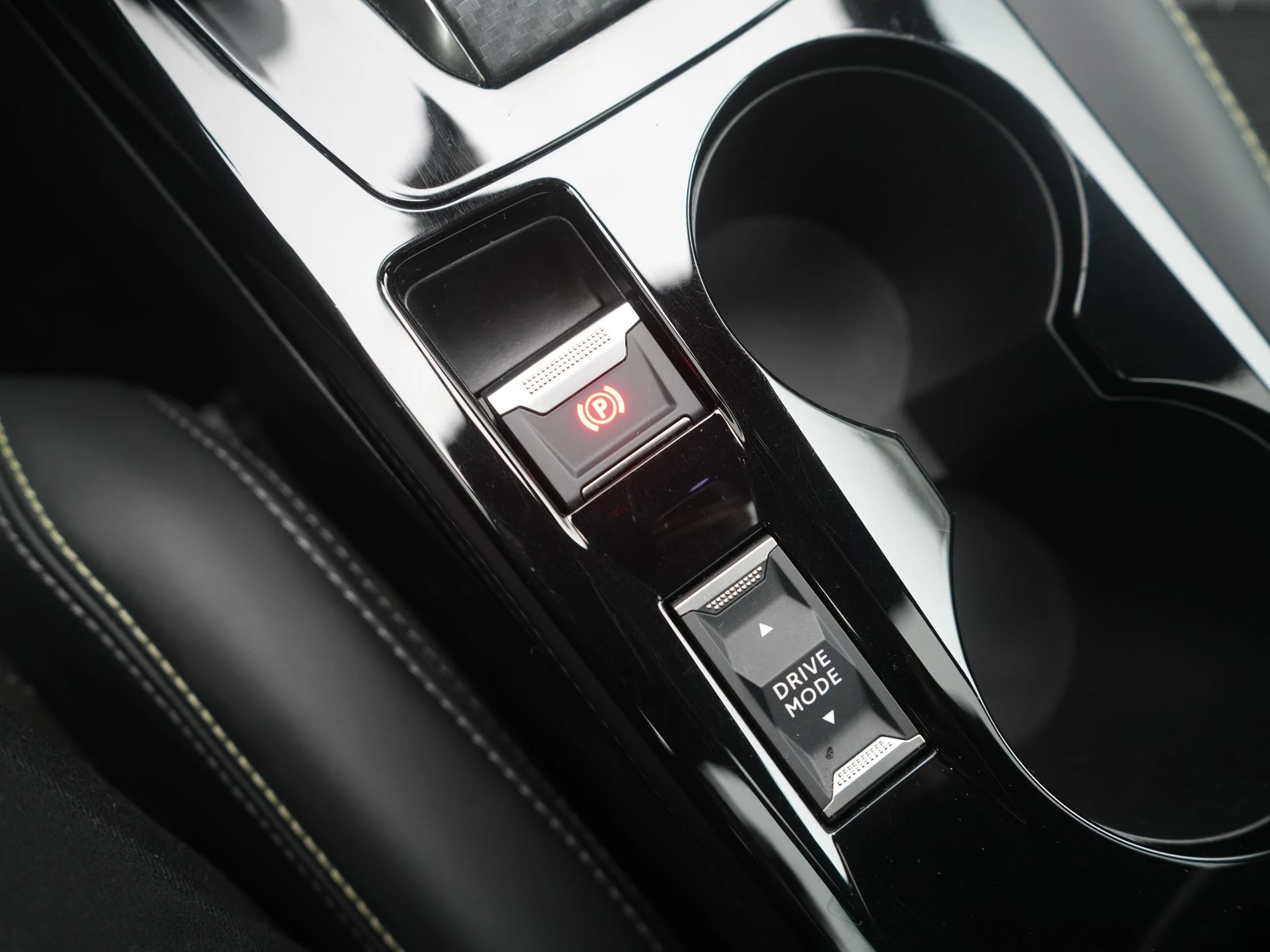 Hoofdafbeelding Peugeot e-208