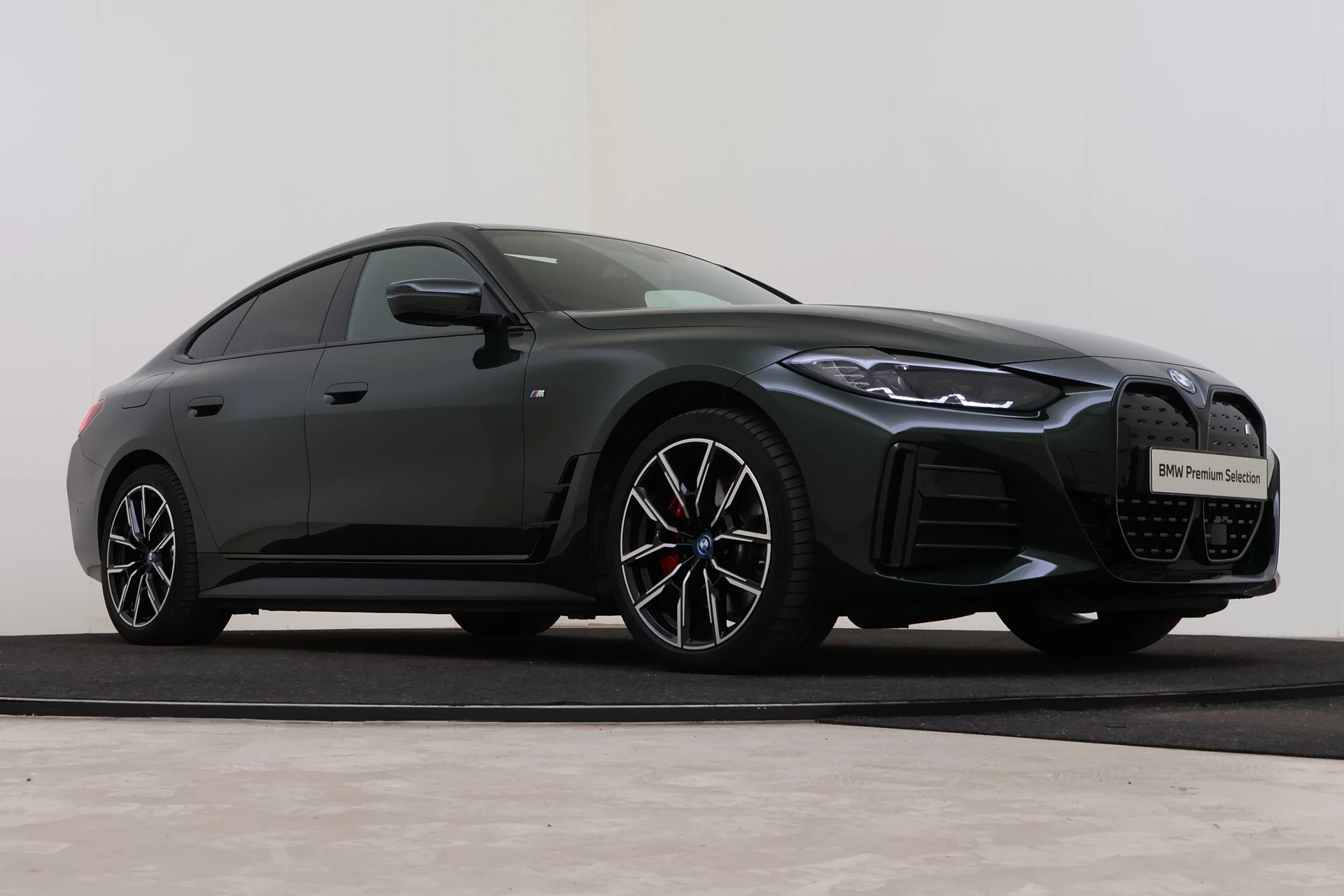 Hoofdafbeelding BMW i4