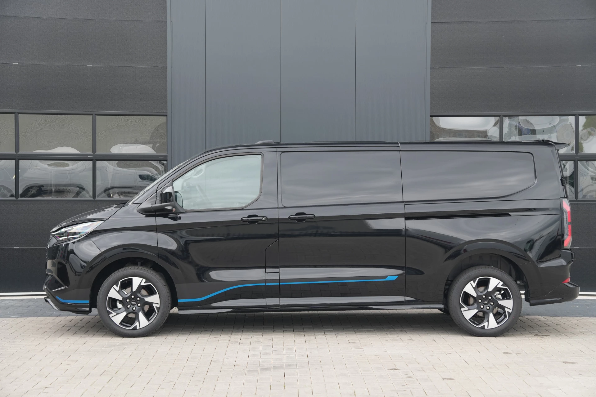Hoofdafbeelding Ford E-Transit Custom