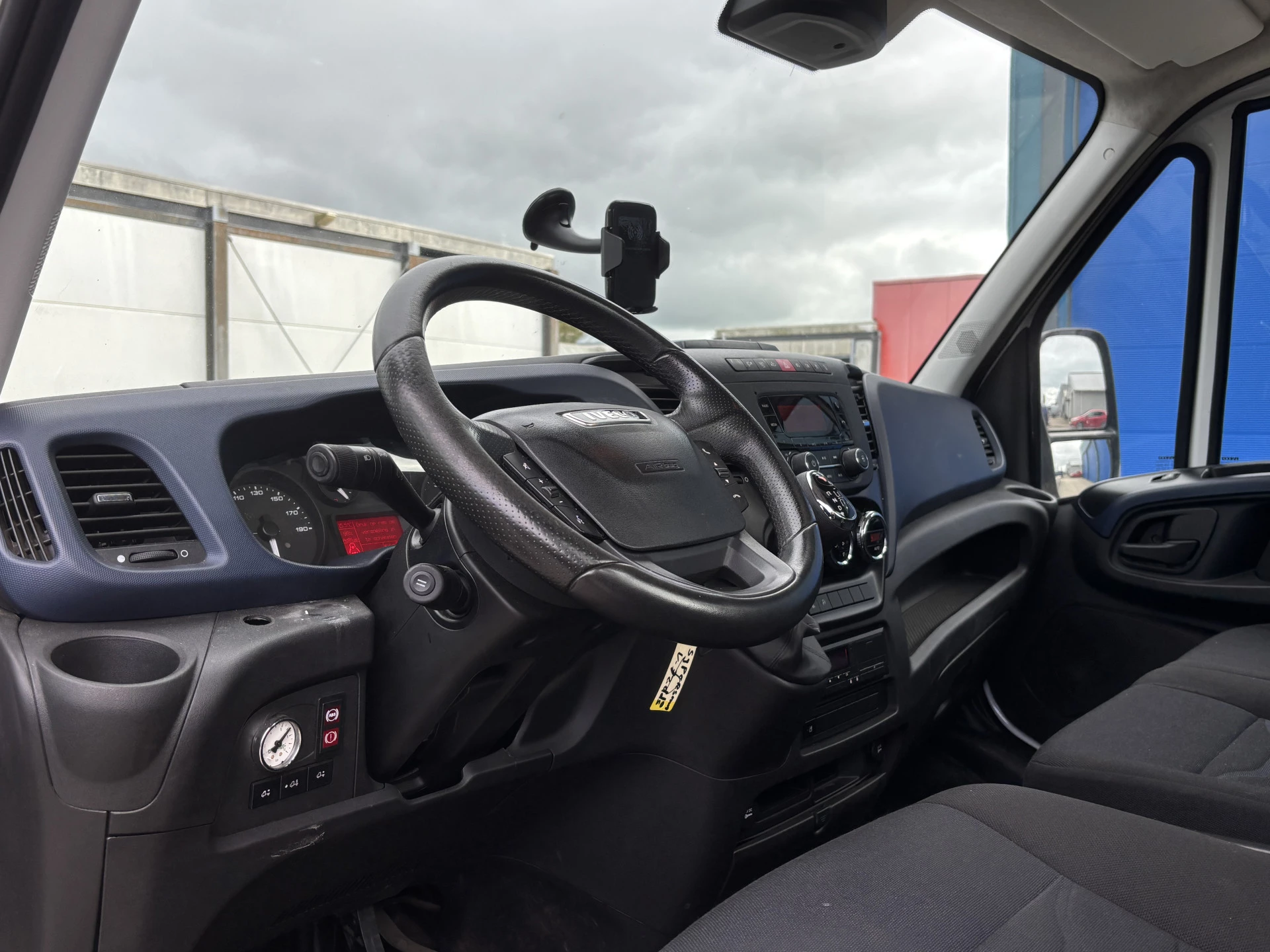 Hoofdafbeelding Iveco 40C18 3.0 180 PK Automaat Be Trekker + Autotransporter Tijhof voor 3 auto's