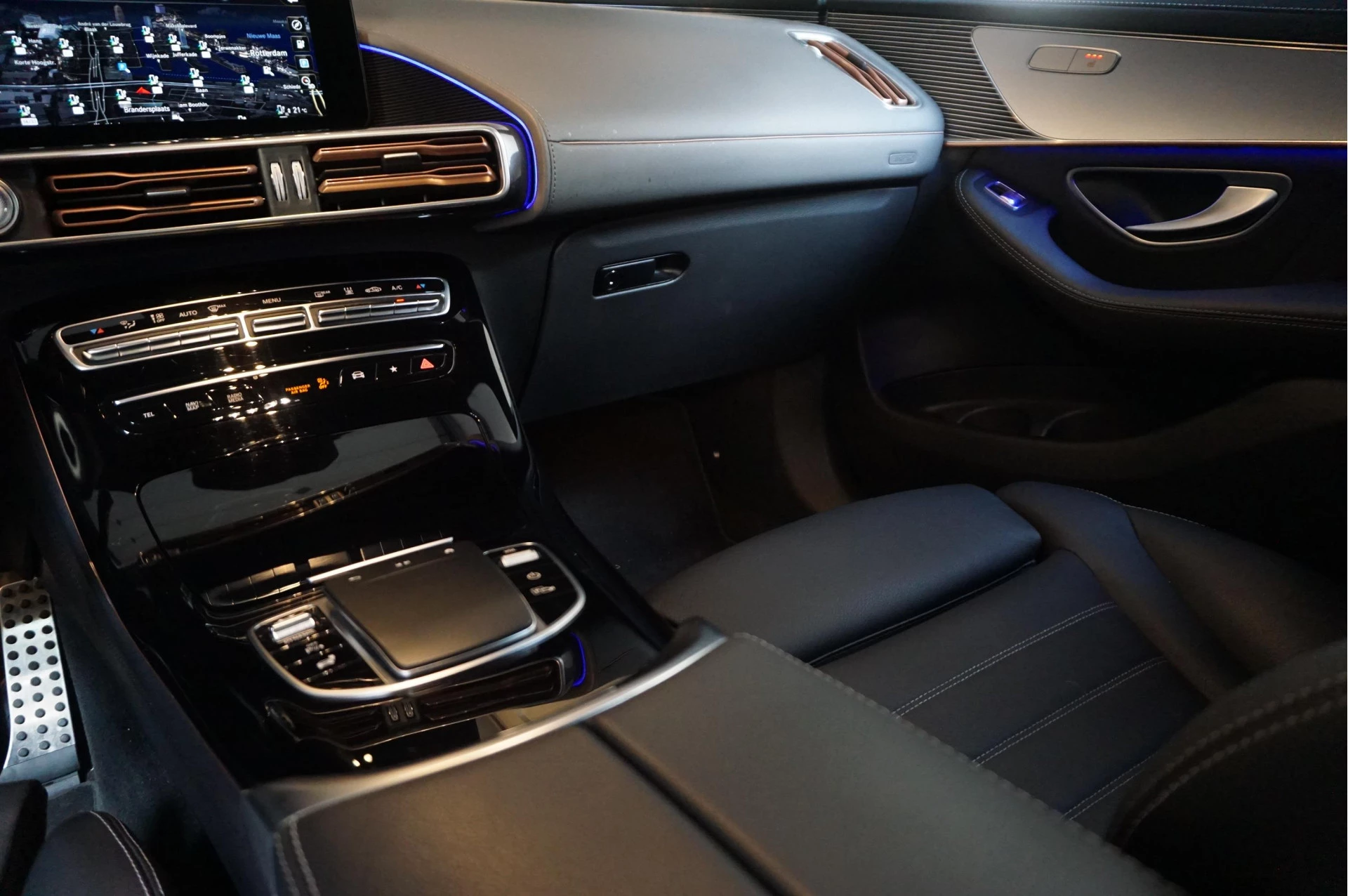 Hoofdafbeelding Mercedes-Benz EQC