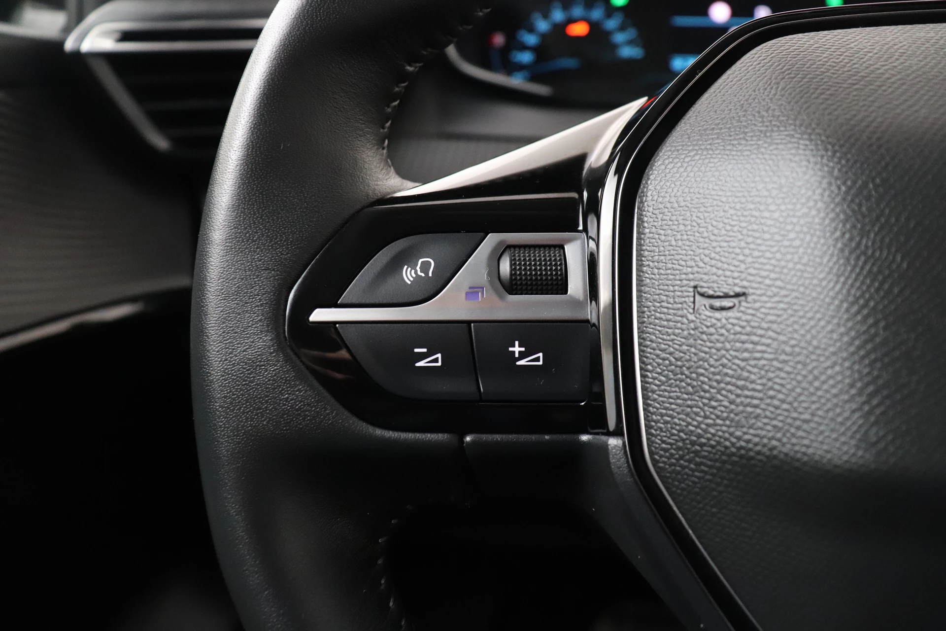 Hoofdafbeelding Peugeot e-208