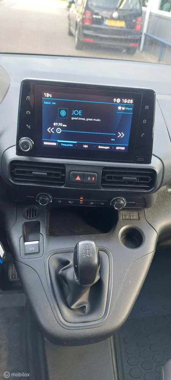 Hoofdafbeelding Peugeot Partner