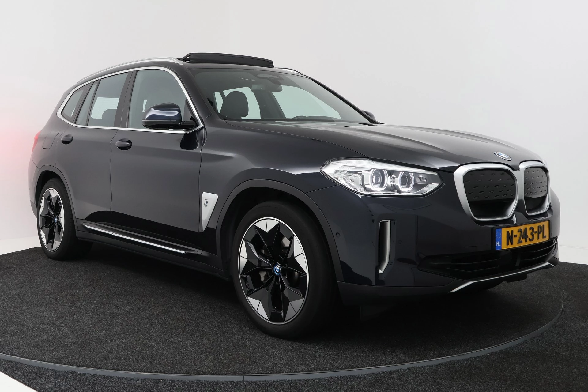 Hoofdafbeelding BMW iX3