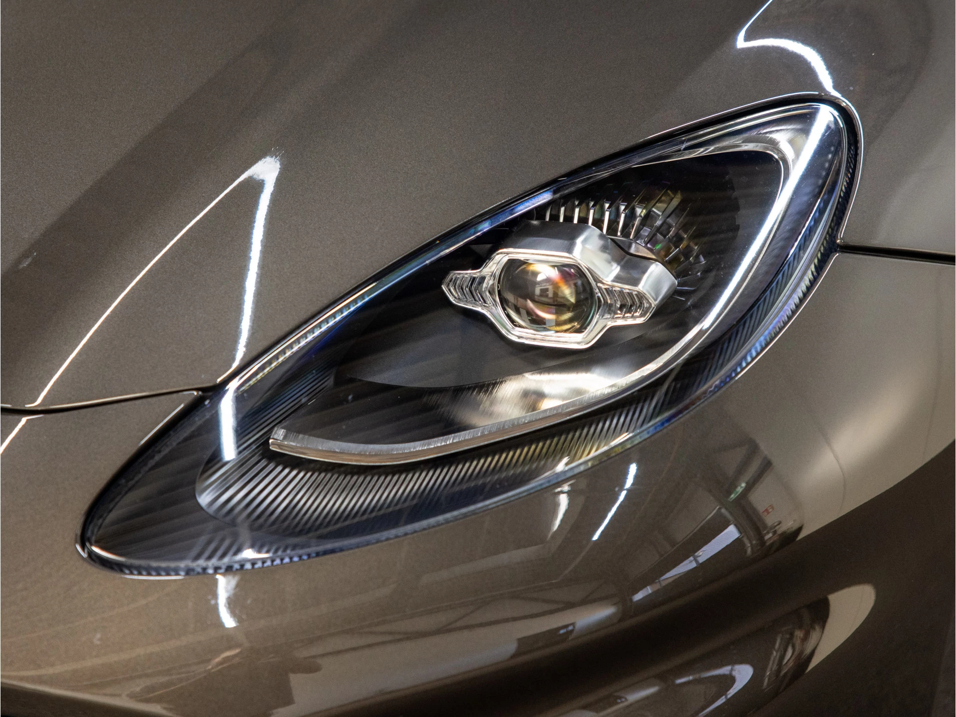Hoofdafbeelding Aston Martin DBX