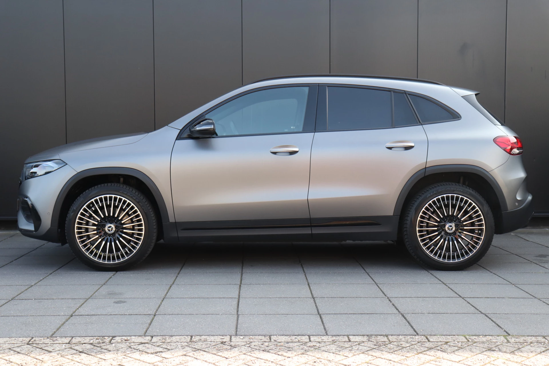 Hoofdafbeelding Mercedes-Benz EQA