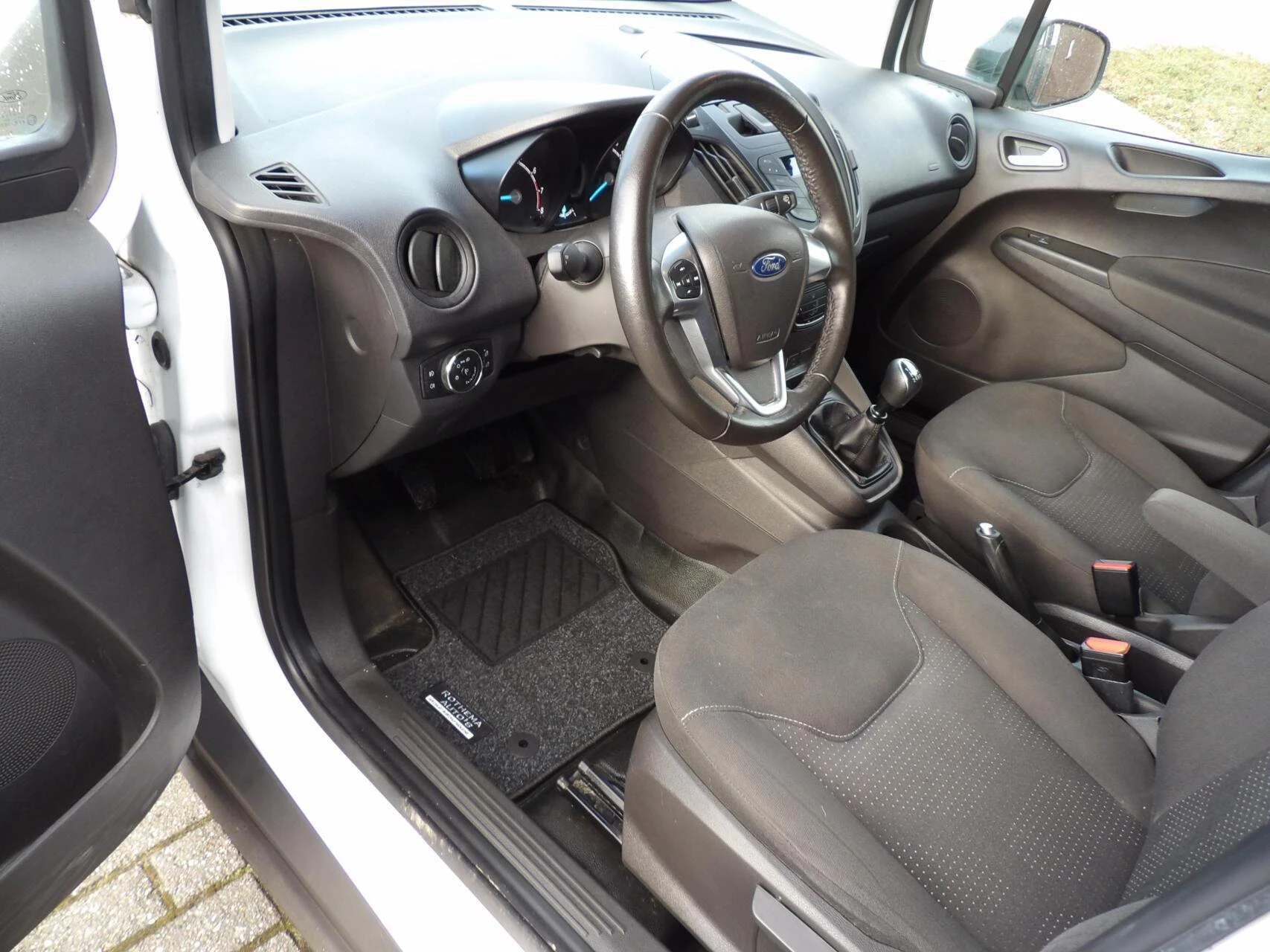 Hoofdafbeelding Ford Transit Courier