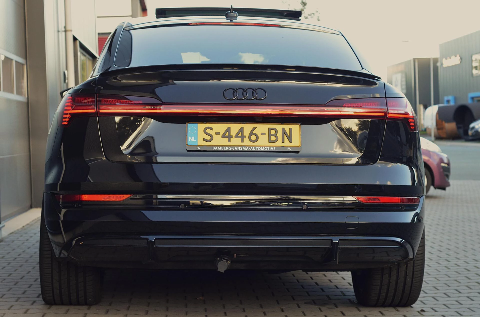 Hoofdafbeelding Audi e-tron