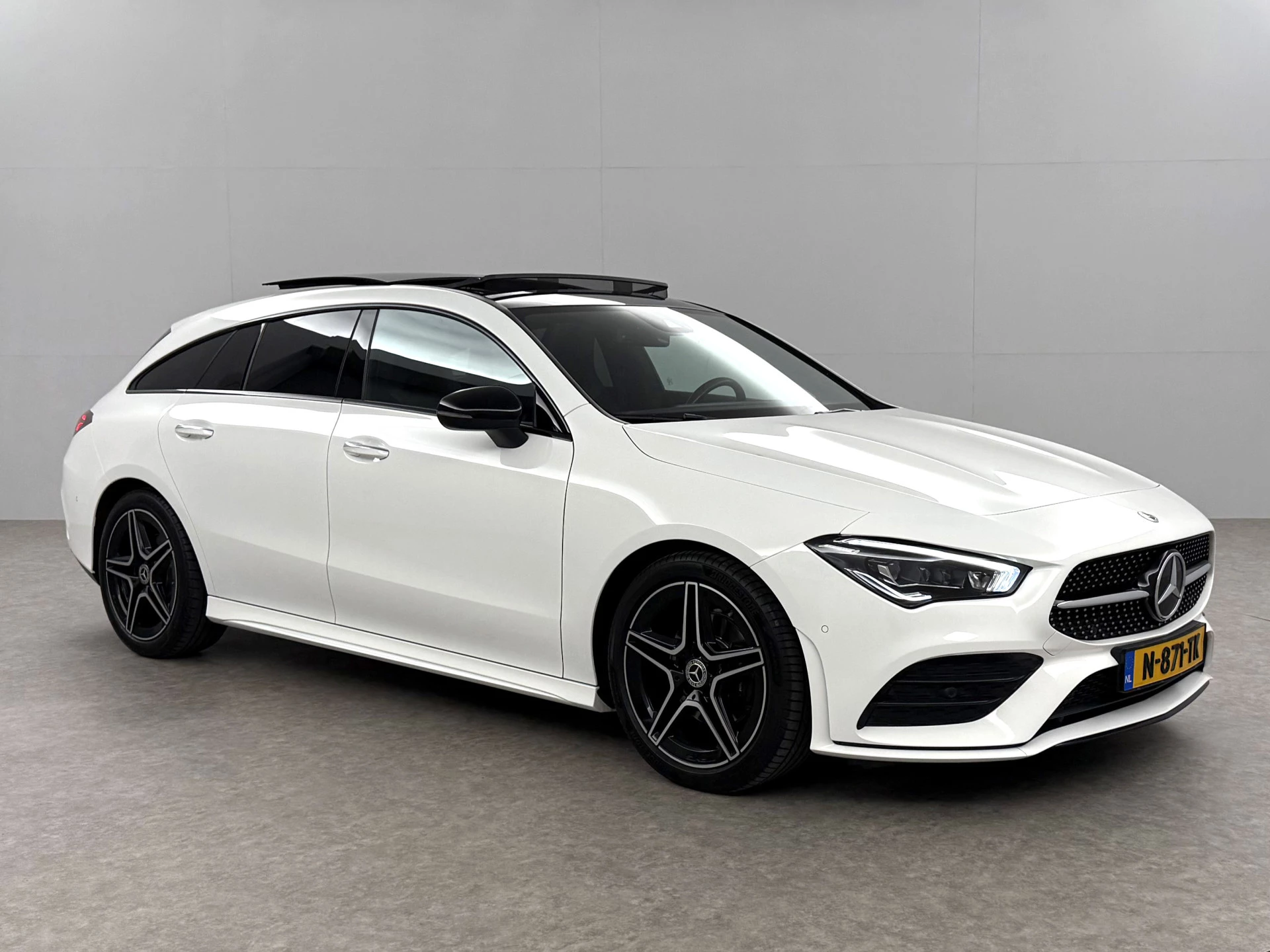 Hoofdafbeelding Mercedes-Benz CLA