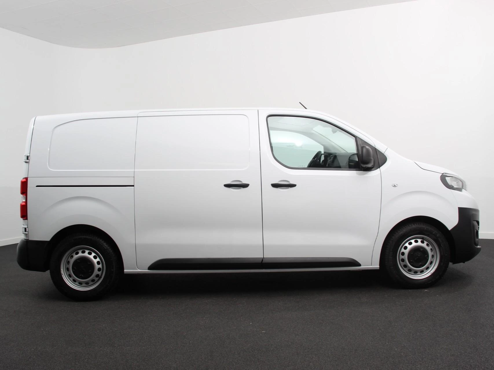 Hoofdafbeelding Peugeot e-Expert