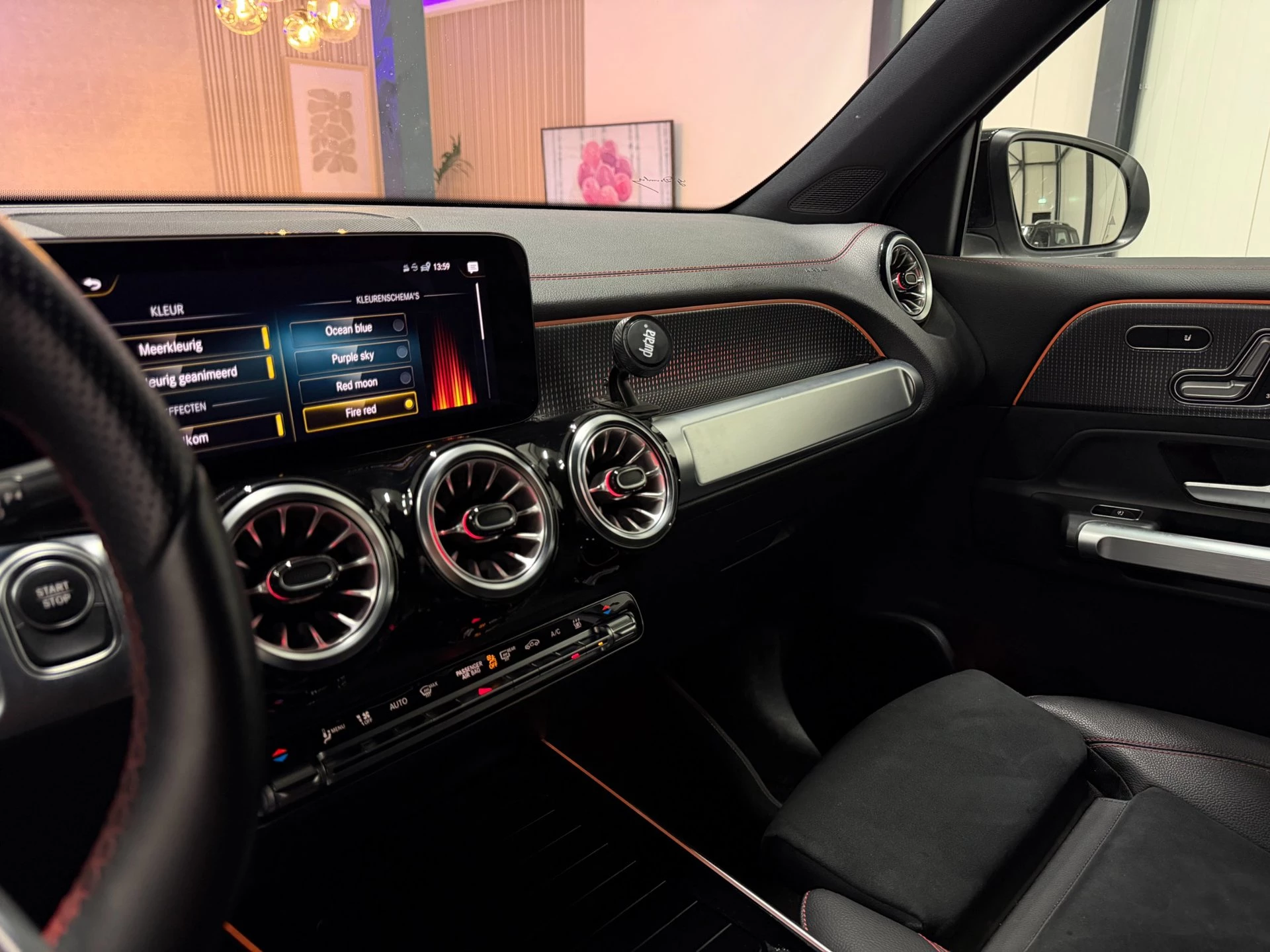 Hoofdafbeelding Mercedes-Benz EQB