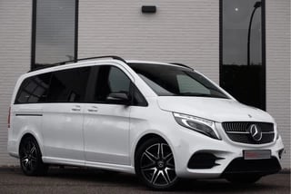 Hoofdafbeelding Mercedes-Benz V-Klasse Mercedes-Benz V-Klasse 300d / DC / AMG / 2x Elec Schuifdeur / Burmester / 360 Camera / Vol Opties / NIEUWSTAAT