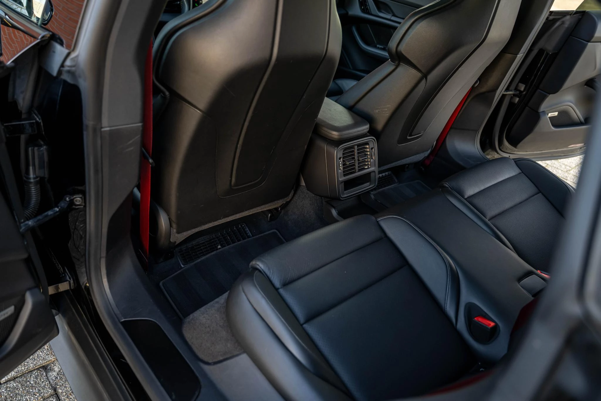 Hoofdafbeelding Porsche Taycan