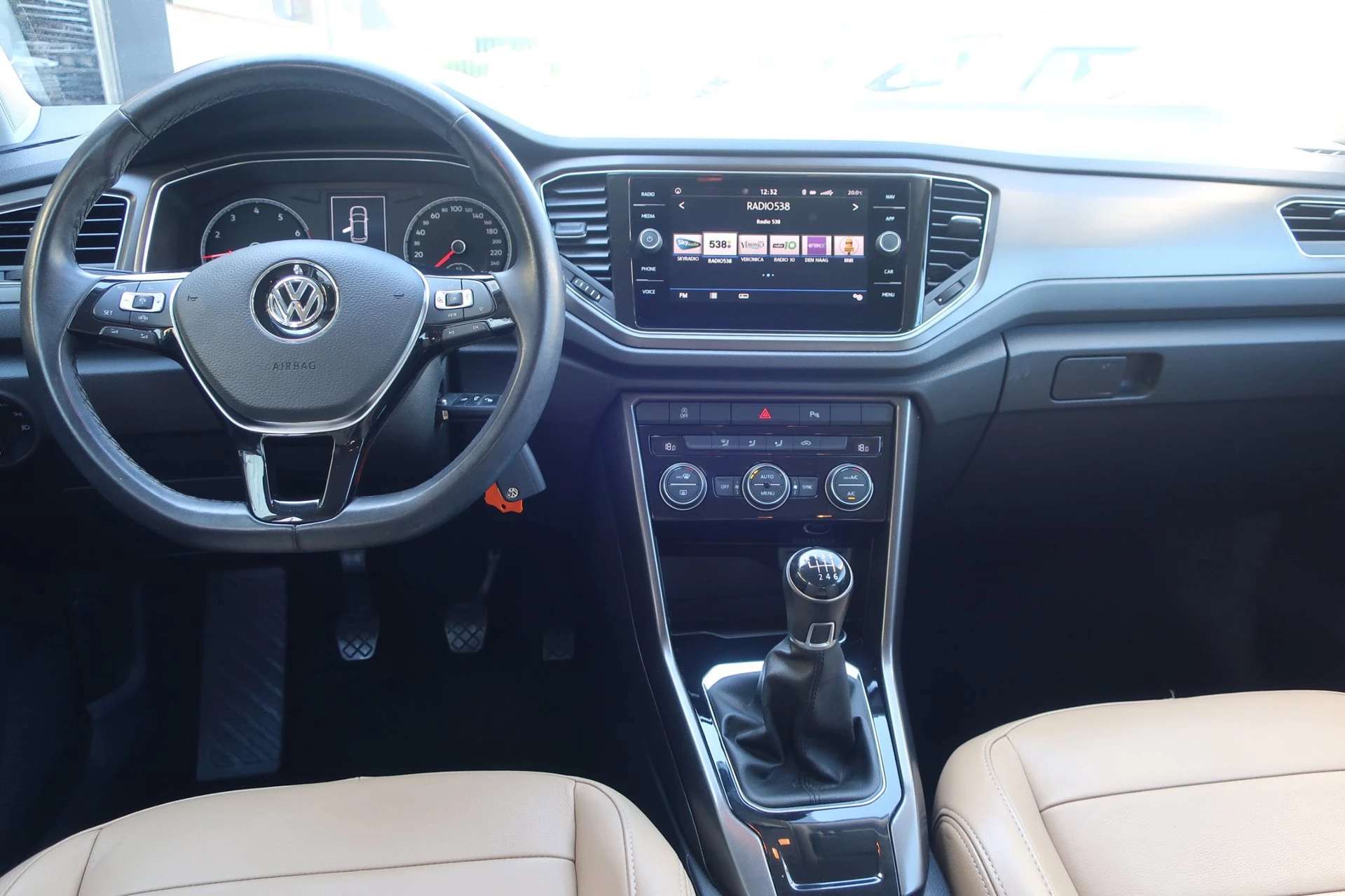 Hoofdafbeelding Volkswagen T-Roc