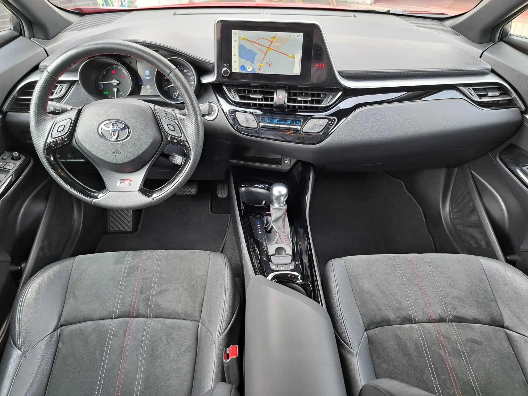 Hoofdafbeelding Toyota C-HR