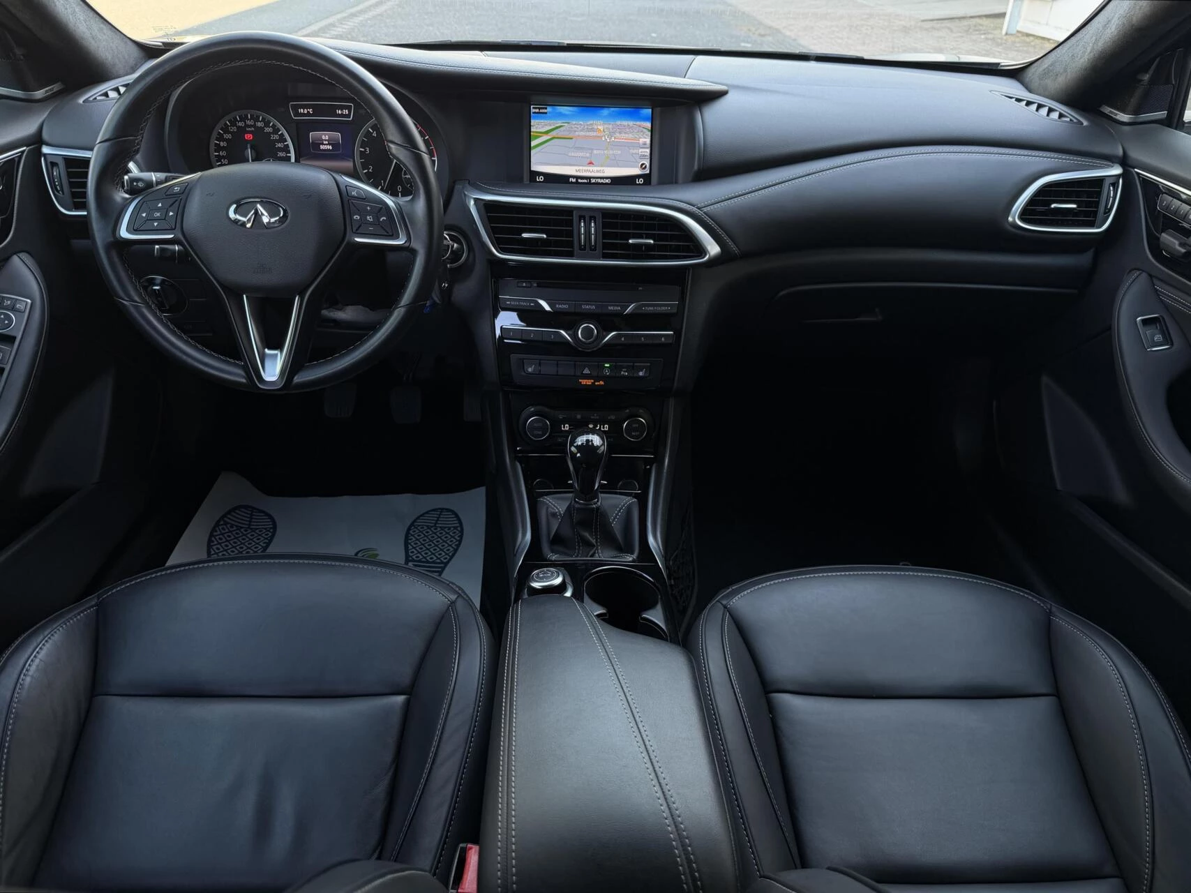 Hoofdafbeelding Infiniti Q30