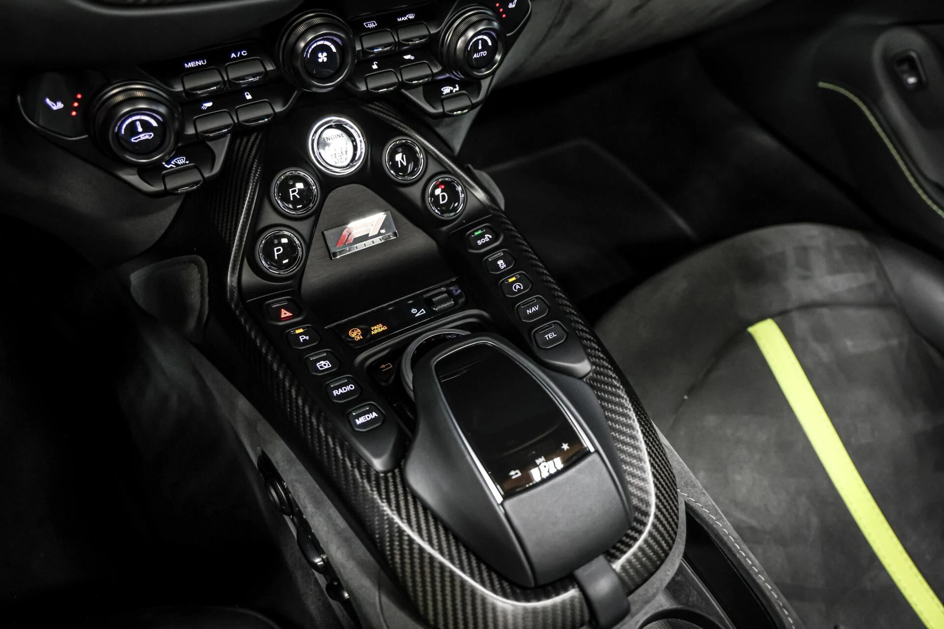 Hoofdafbeelding Aston Martin V8 Vantage