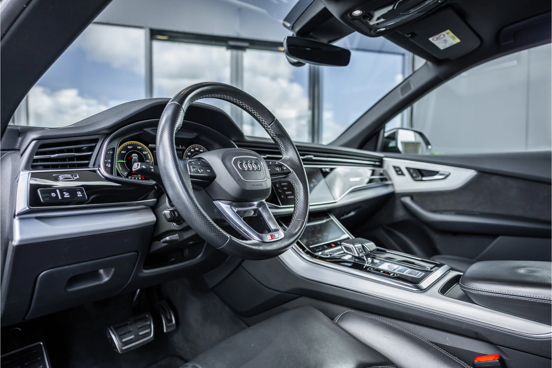 Hoofdafbeelding Audi Q8