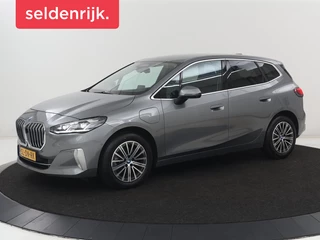 BMW 2-serie Active Tourer 225e xDrive Luxury Line | SOH 95,1% | Trekhaak | Leder | Full LED | Head Up| Keyless | Navigatie | Carplay | 17" | Stoelverwarming | 360 Camera | Adaptive Cruise | PHEV | Plug In