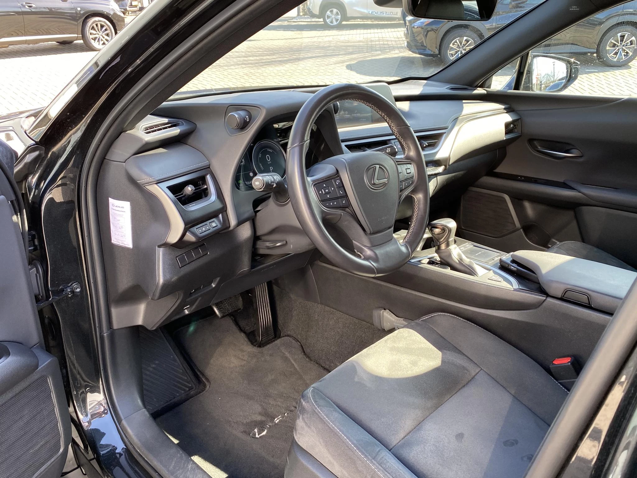 Hoofdafbeelding Lexus UX