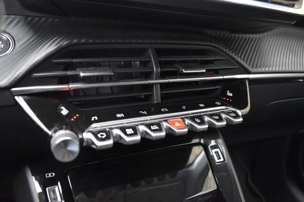 Hoofdafbeelding Peugeot e-208