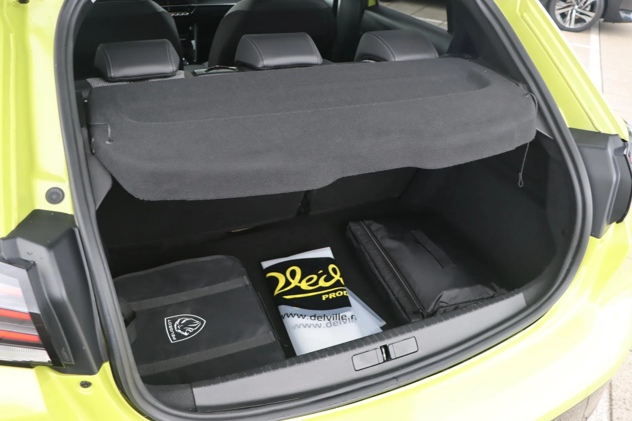 Hoofdafbeelding Peugeot e-208